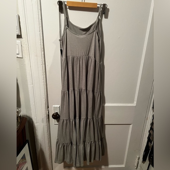 Heather grey tiered midi dress. - Picture 3 of 6
